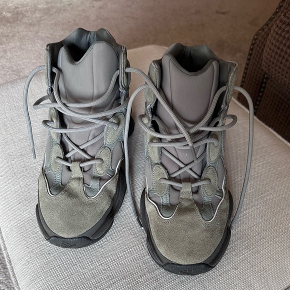 Yeezy 500 - Picture 4 of 14